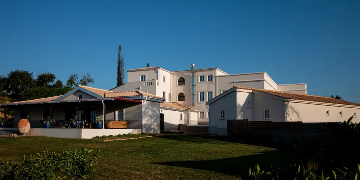 Rooms & Suites